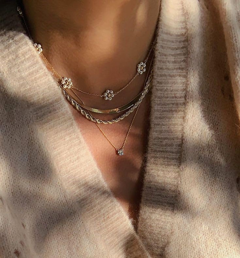 Daisy Pearl Necklace, Dainty Pearl Choker Necklace for Women as Flower Necklace Gift, 14K Gold Plated Stainless Steel Gold Necklaces as Birthday Gifts for Her Daisy Costume Gift